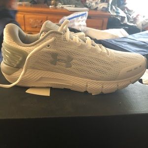 Brand new white under armor shoes